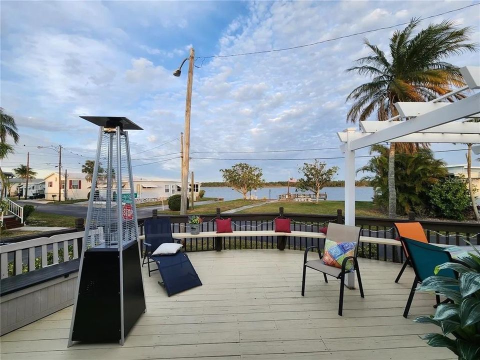 待售: $199,900 (2 贝兹, 2 浴室, 920 平方英尺)