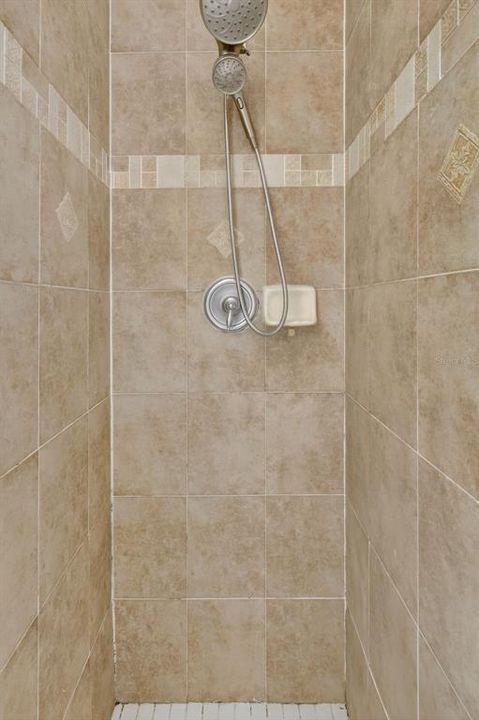 For Sale: $330,000 (4 beds, 2 baths, 1775 Square Feet)