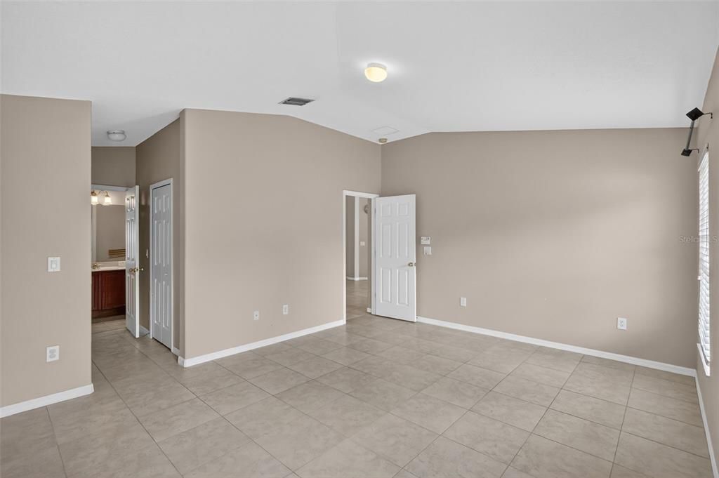 For Sale: $330,000 (4 beds, 2 baths, 1775 Square Feet)