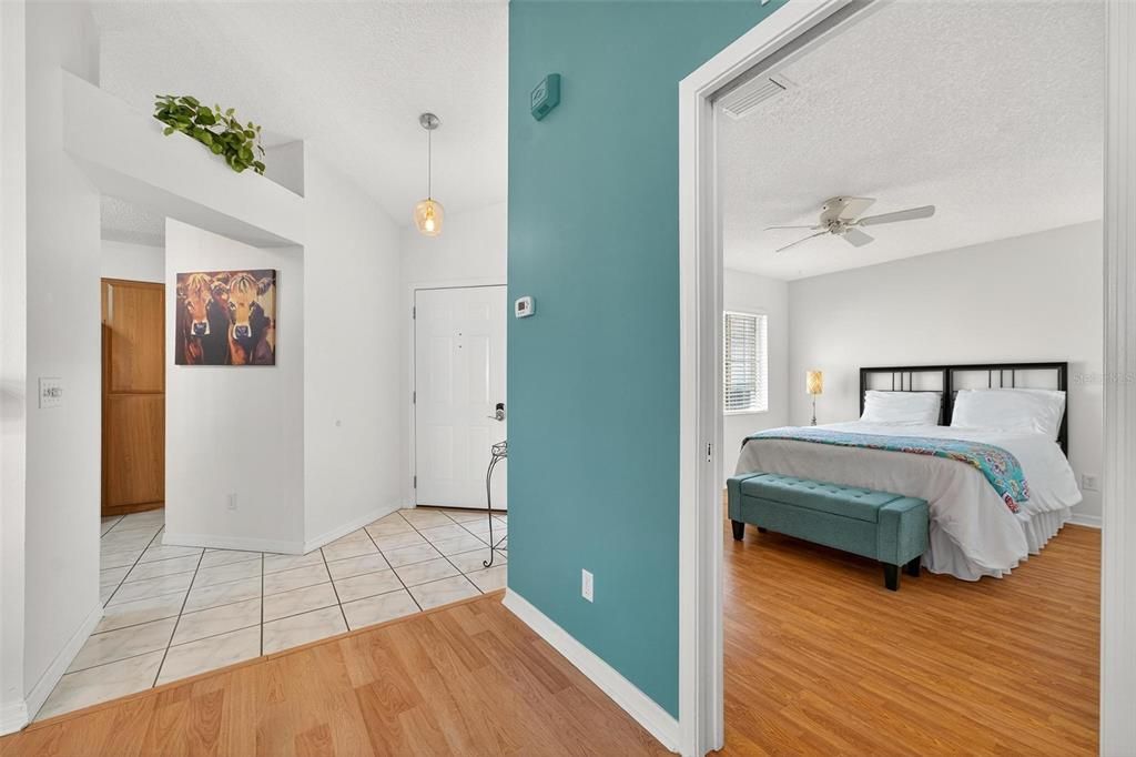 Active With Contract: $2,400 (2 beds, 2 baths, 1062 Square Feet)