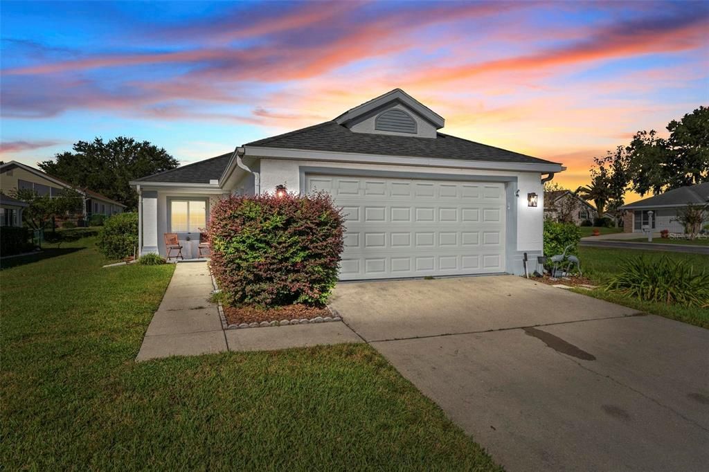 Active With Contract: $2,400 (2 beds, 2 baths, 1062 Square Feet)