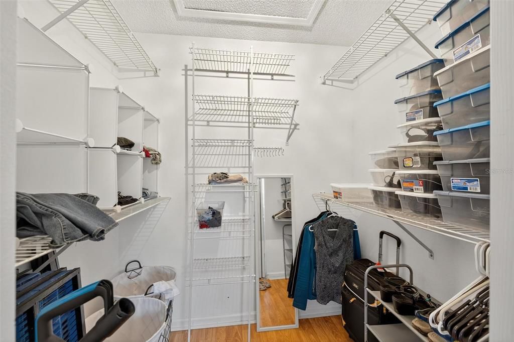 Active With Contract: $2,400 (2 beds, 2 baths, 1062 Square Feet)