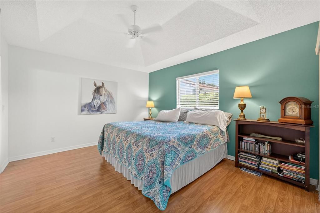 Active With Contract: $2,400 (2 beds, 2 baths, 1062 Square Feet)