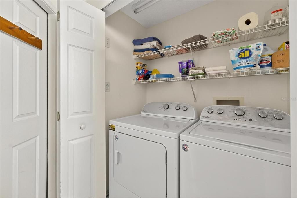 Active With Contract: $2,400 (2 beds, 2 baths, 1062 Square Feet)