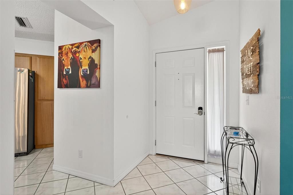 Active With Contract: $2,400 (2 beds, 2 baths, 1062 Square Feet)