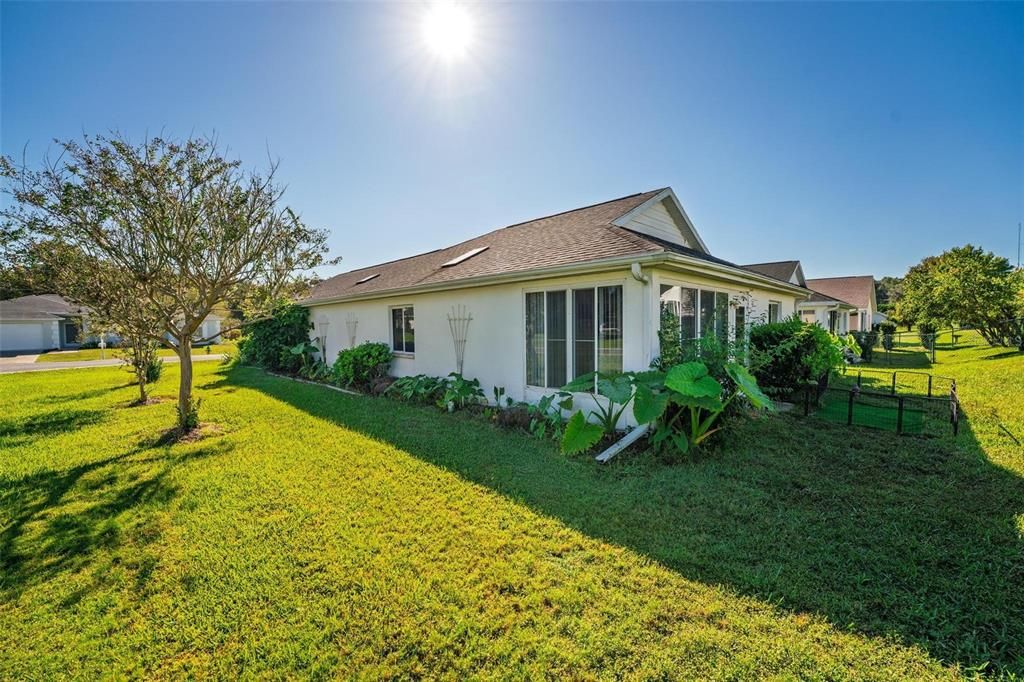 Active With Contract: $2,400 (2 beds, 2 baths, 1062 Square Feet)