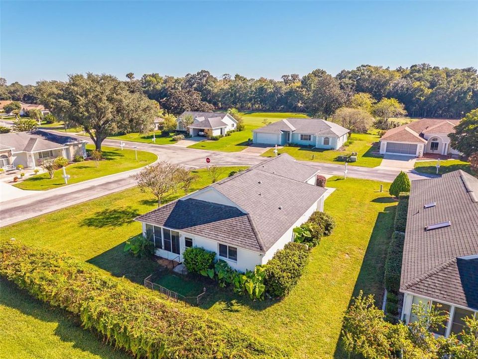 Active With Contract: $2,400 (2 beds, 2 baths, 1062 Square Feet)