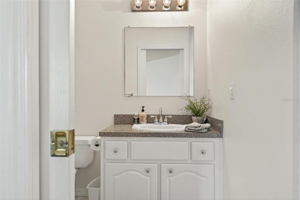 Active With Contract: $2,400 (2 beds, 2 baths, 1062 Square Feet)