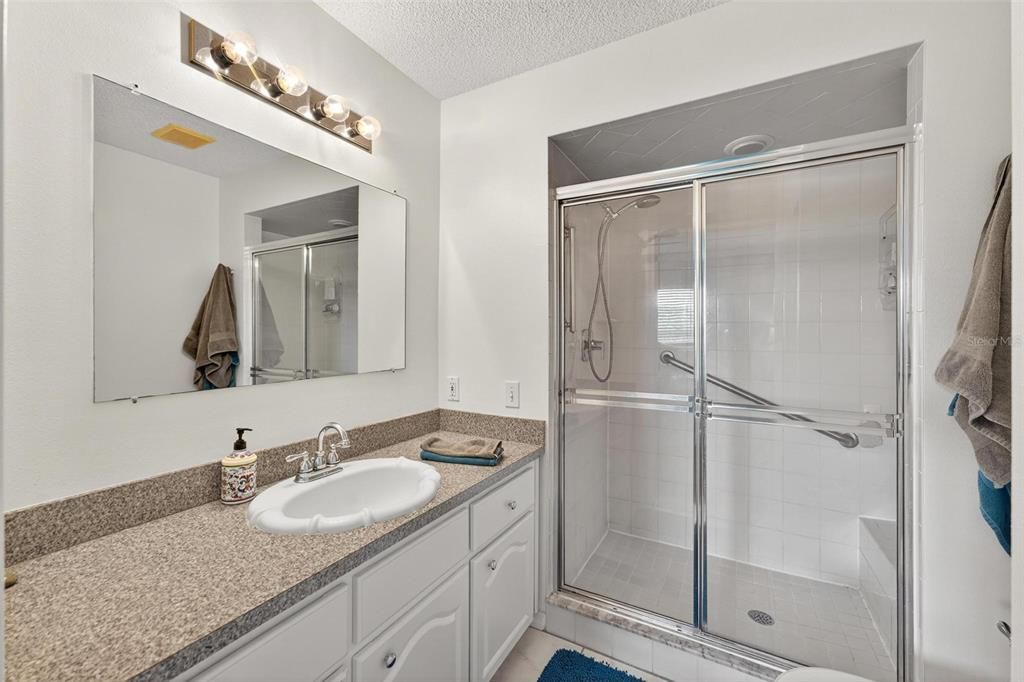Active With Contract: $2,400 (2 beds, 2 baths, 1062 Square Feet)