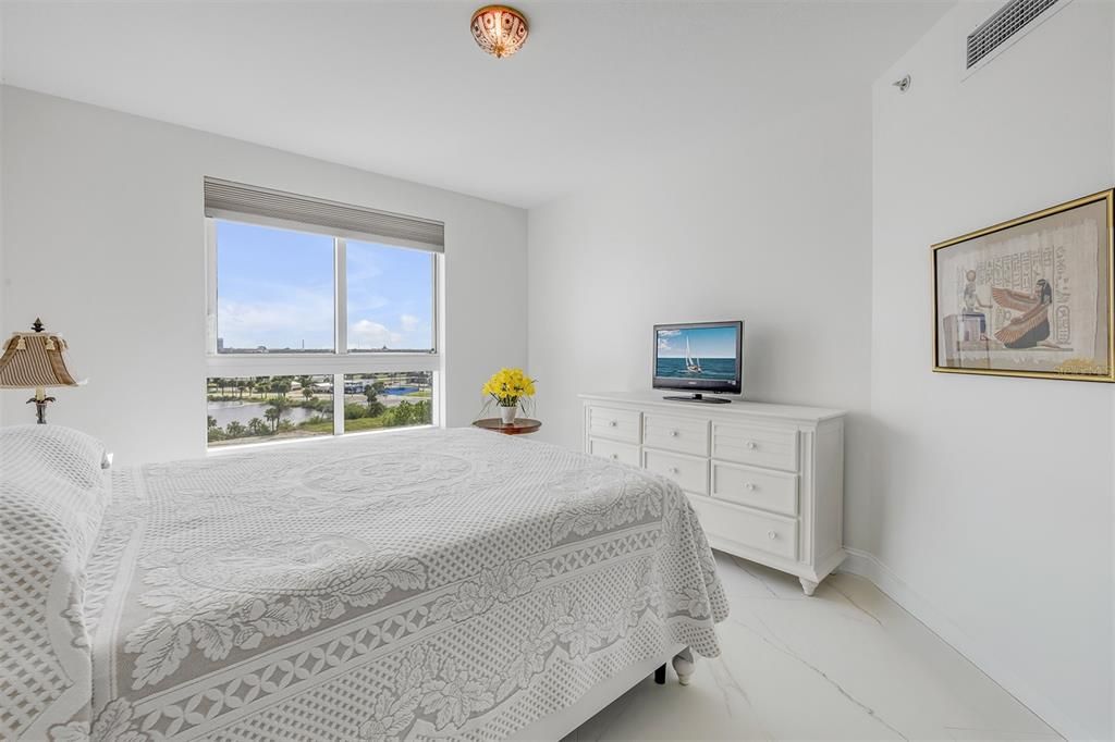 En Venta: $599,000 (3 camas, 3 baños, 2079 Pies cuadrados)