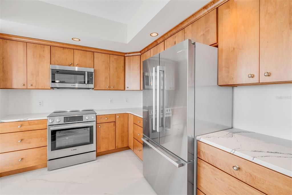 En Venta: $599,000 (3 camas, 3 baños, 2079 Pies cuadrados)