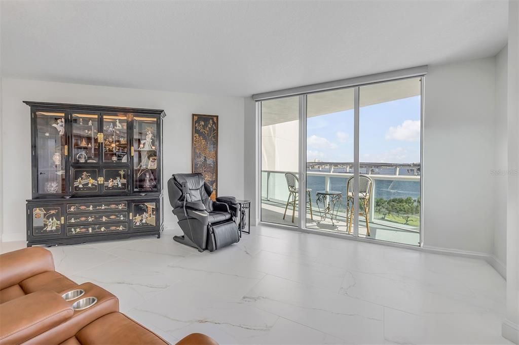 En Venta: $599,000 (3 camas, 3 baños, 2079 Pies cuadrados)