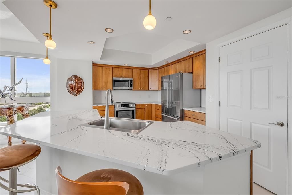 En Venta: $599,000 (3 camas, 3 baños, 2079 Pies cuadrados)