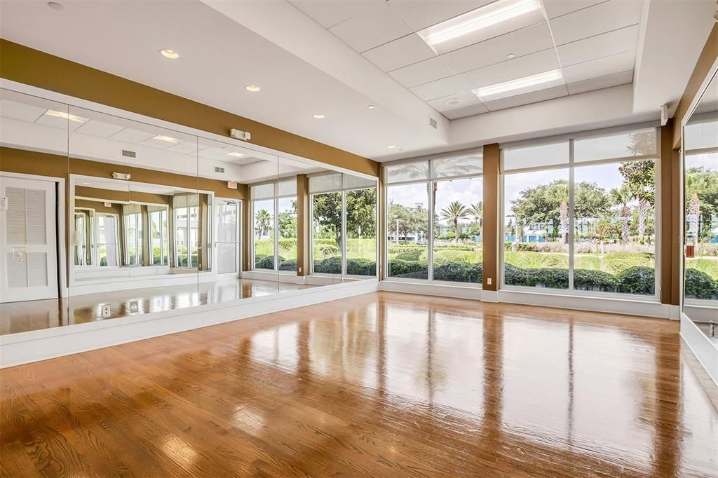 En Venta: $599,000 (3 camas, 3 baños, 2079 Pies cuadrados)