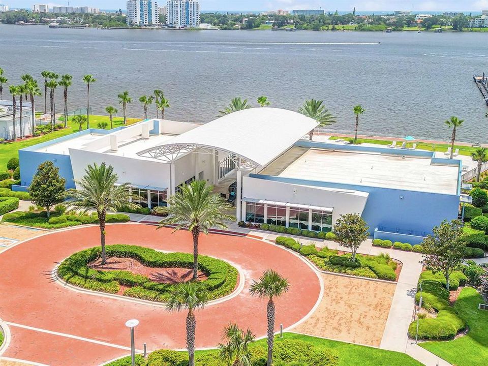 En Venta: $599,000 (3 camas, 3 baños, 2079 Pies cuadrados)