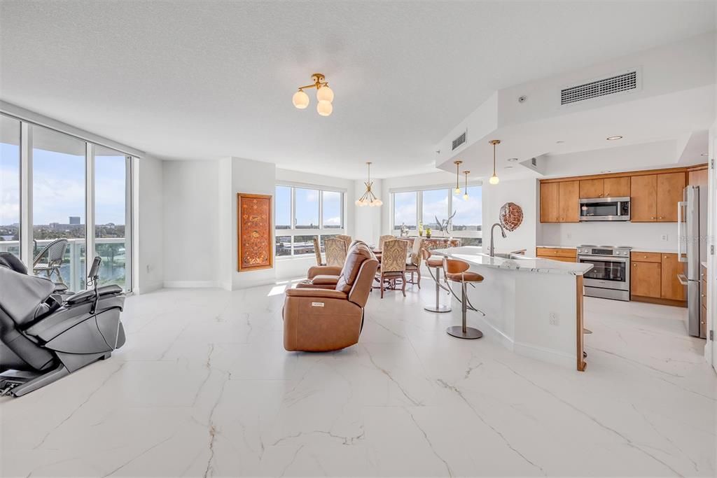 En Venta: $599,000 (3 camas, 3 baños, 2079 Pies cuadrados)