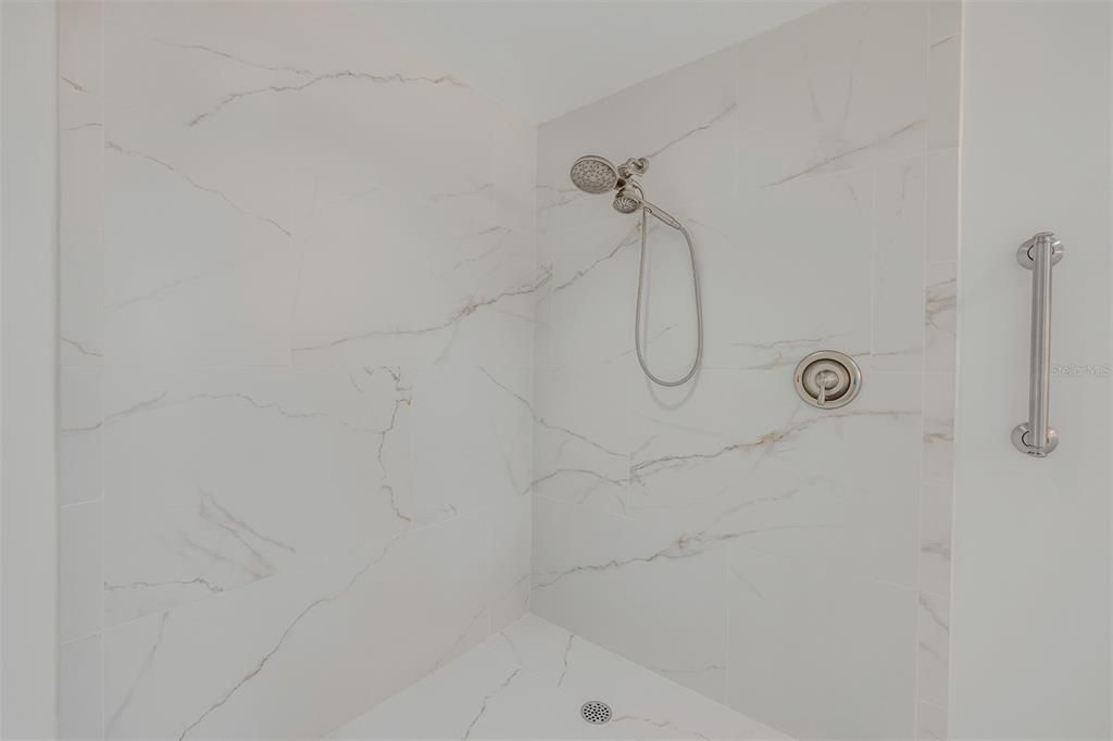 En Venta: $599,000 (3 camas, 3 baños, 2079 Pies cuadrados)