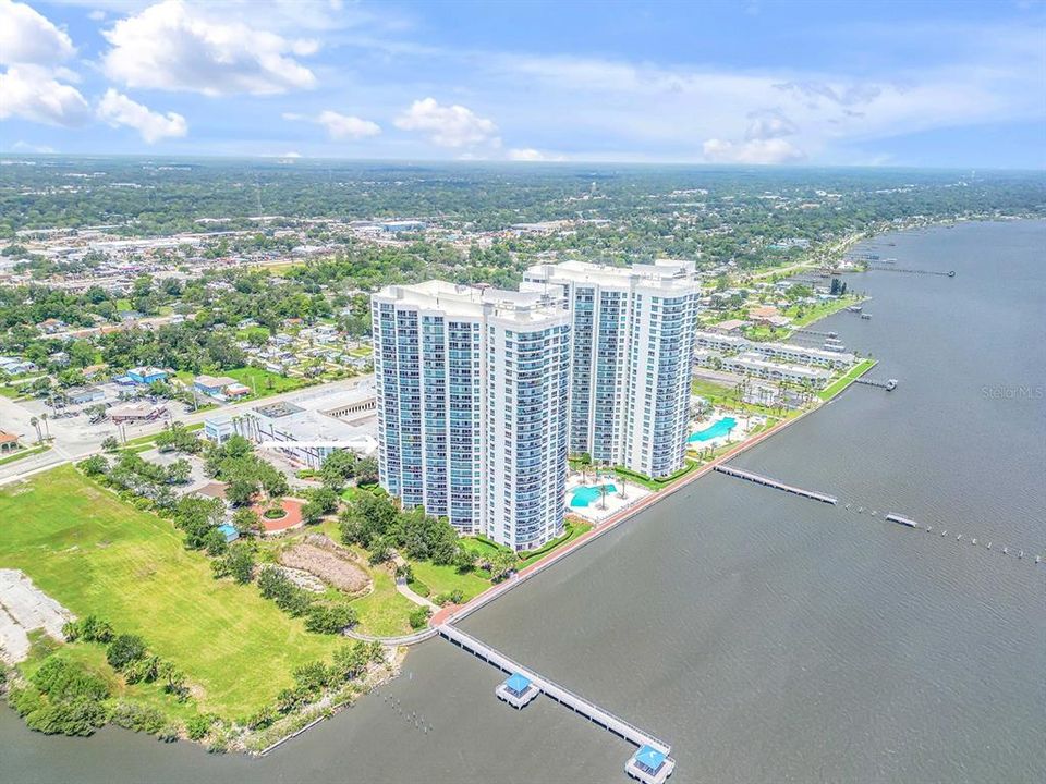 En Venta: $599,000 (3 camas, 3 baños, 2079 Pies cuadrados)