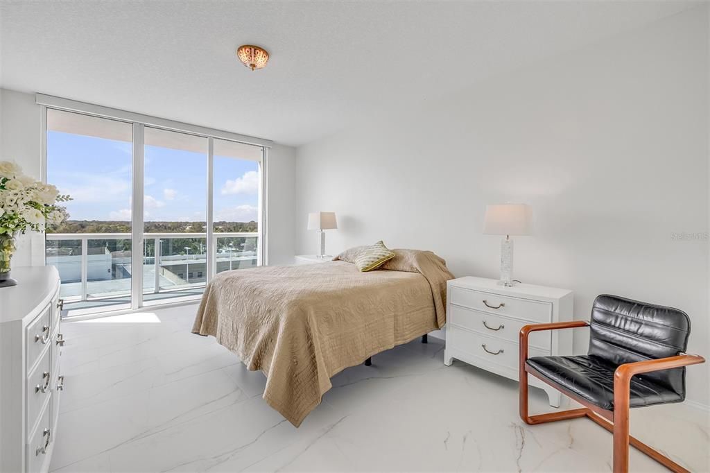 En Venta: $599,000 (3 camas, 3 baños, 2079 Pies cuadrados)