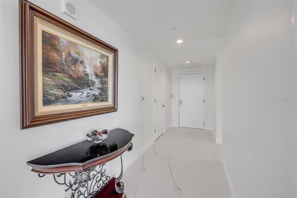 En Venta: $599,000 (3 camas, 3 baños, 2079 Pies cuadrados)