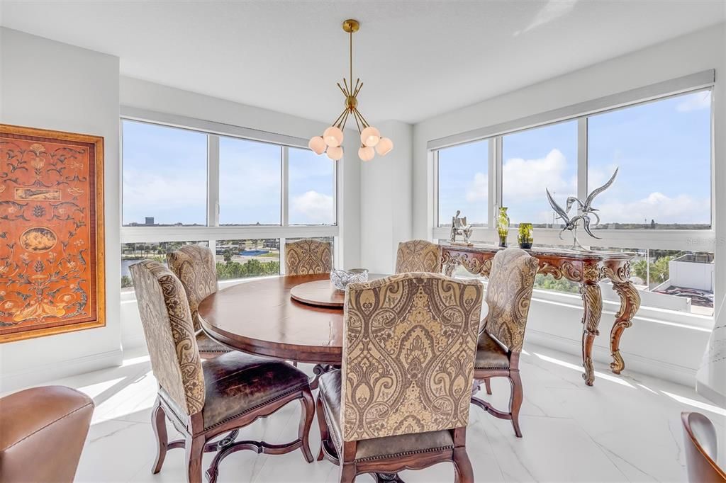 En Venta: $599,000 (3 camas, 3 baños, 2079 Pies cuadrados)