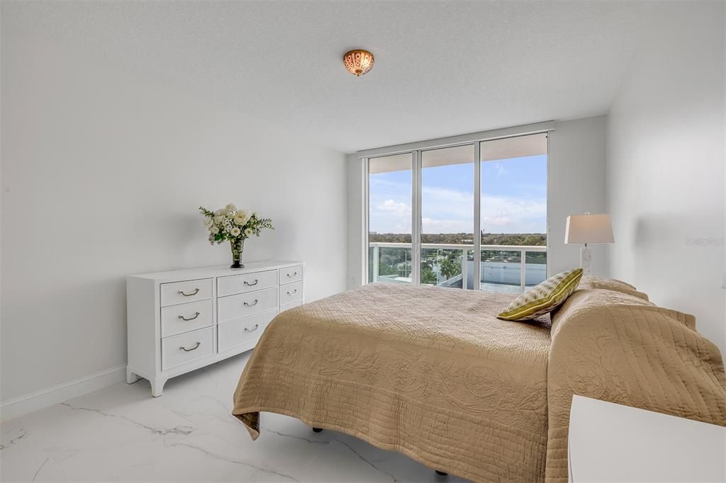 En Venta: $599,000 (3 camas, 3 baños, 2079 Pies cuadrados)