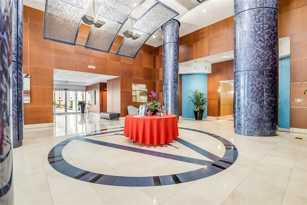 En Venta: $599,000 (3 camas, 3 baños, 2079 Pies cuadrados)