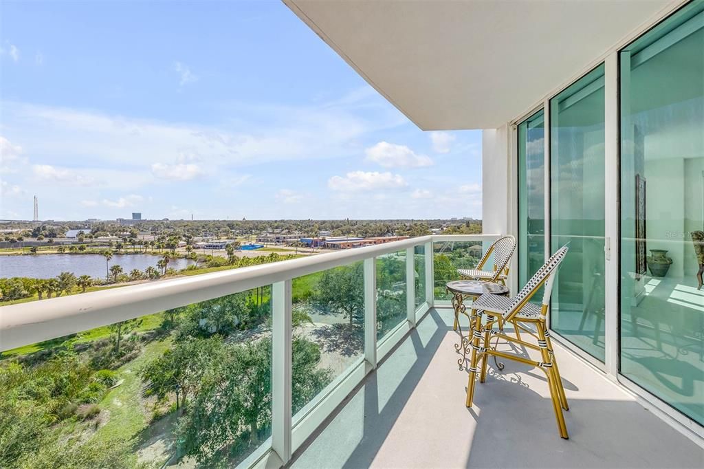 En Venta: $599,000 (3 camas, 3 baños, 2079 Pies cuadrados)