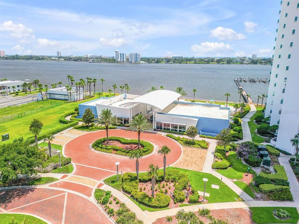 En Venta: $599,000 (3 camas, 3 baños, 2079 Pies cuadrados)