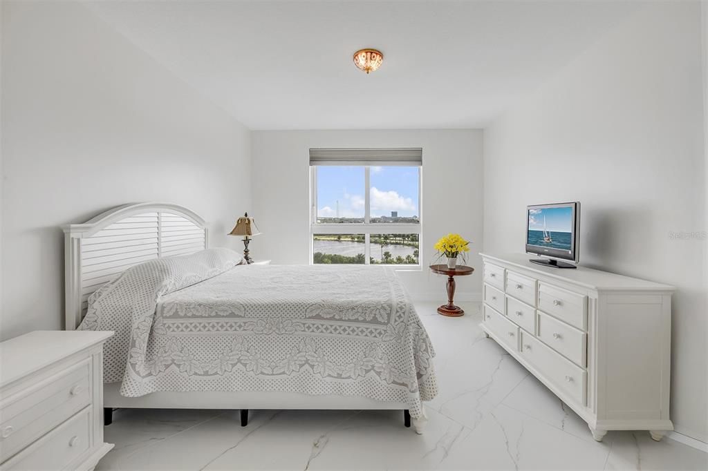 En Venta: $599,000 (3 camas, 3 baños, 2079 Pies cuadrados)