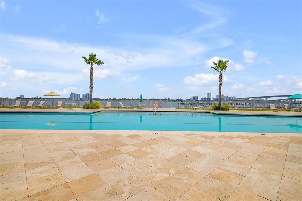 En Venta: $599,000 (3 camas, 3 baños, 2079 Pies cuadrados)