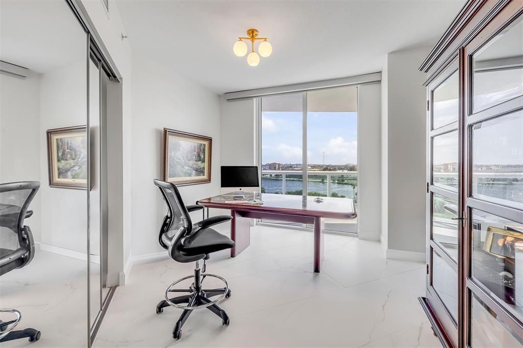 En Venta: $599,000 (3 camas, 3 baños, 2079 Pies cuadrados)