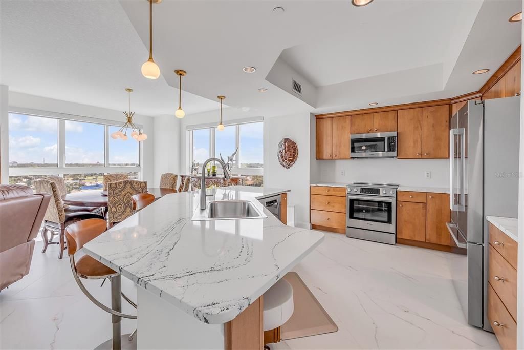 En Venta: $599,000 (3 camas, 3 baños, 2079 Pies cuadrados)