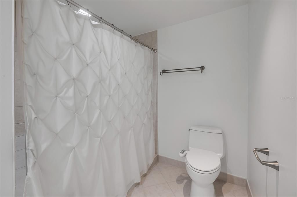 En Venta: $599,000 (3 camas, 3 baños, 2079 Pies cuadrados)