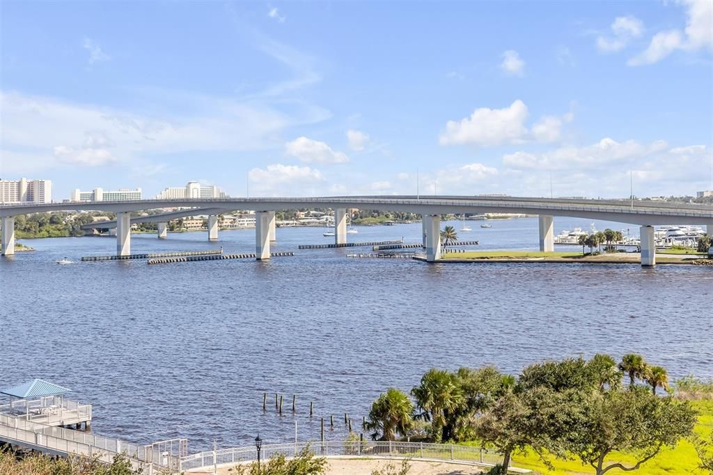 En Venta: $599,000 (3 camas, 3 baños, 2079 Pies cuadrados)