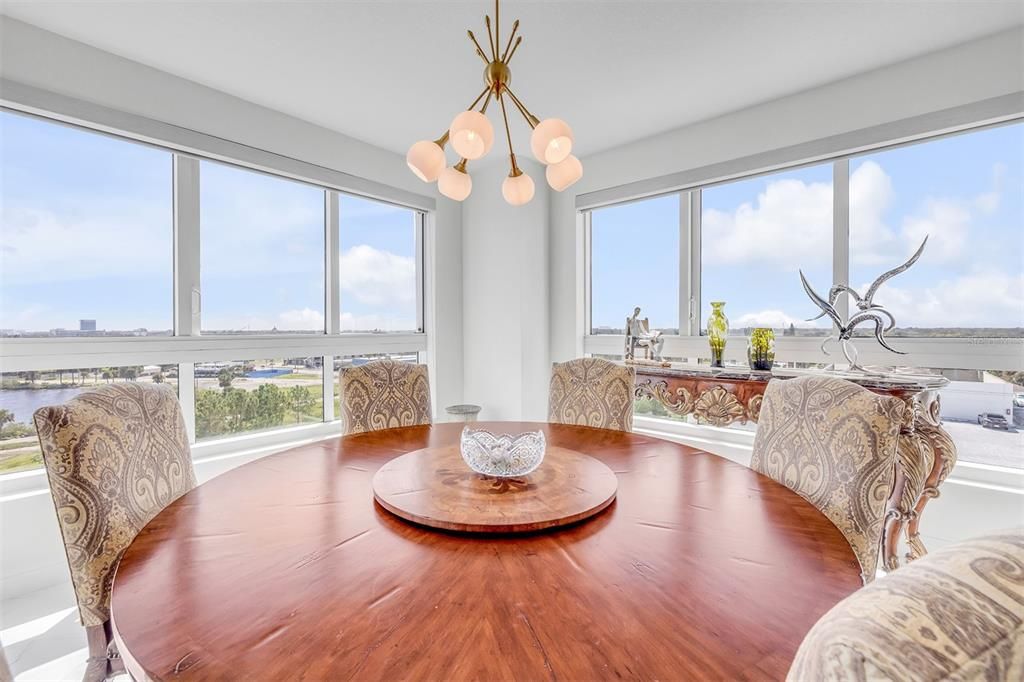 En Venta: $599,000 (3 camas, 3 baños, 2079 Pies cuadrados)