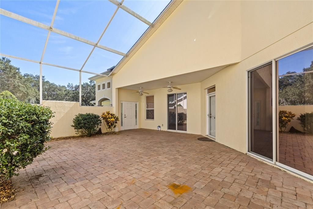 Active With Contract: $275,000 (2 beds, 2 baths, 1559 Square Feet)