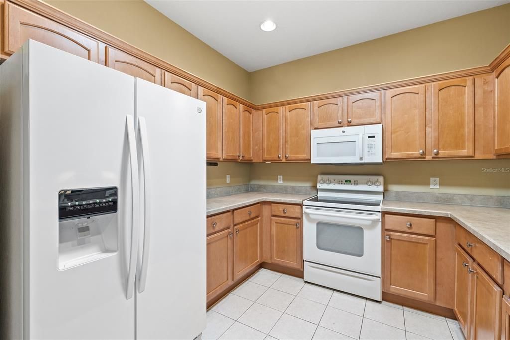 Active With Contract: $275,000 (2 beds, 2 baths, 1559 Square Feet)