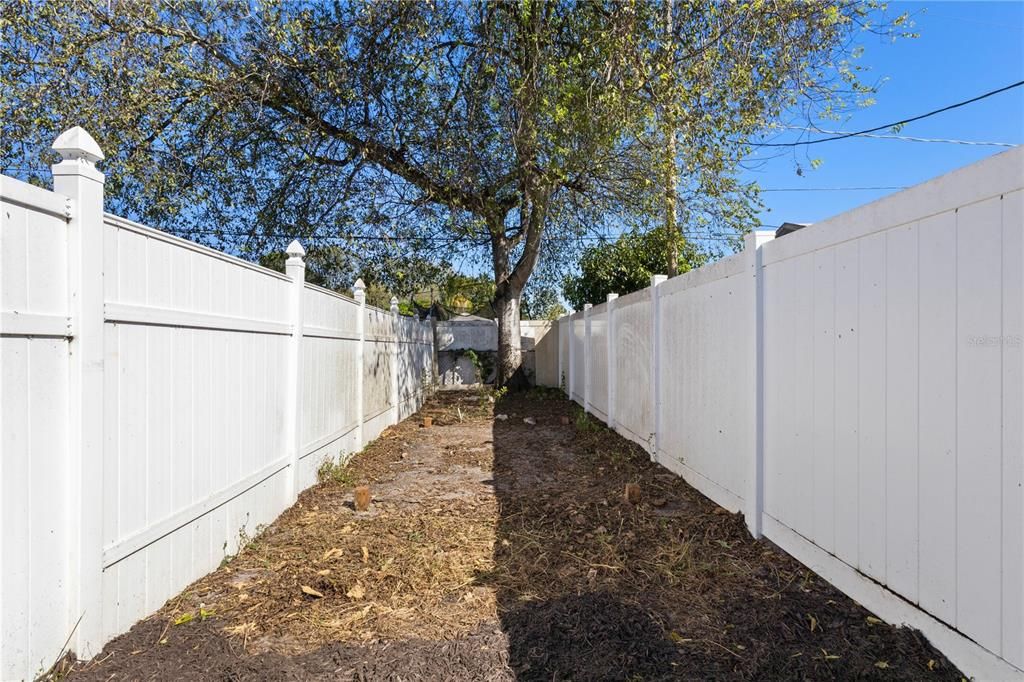 Active With Contract: $399,000 (4 beds, 3 baths, 1676 Square Feet)