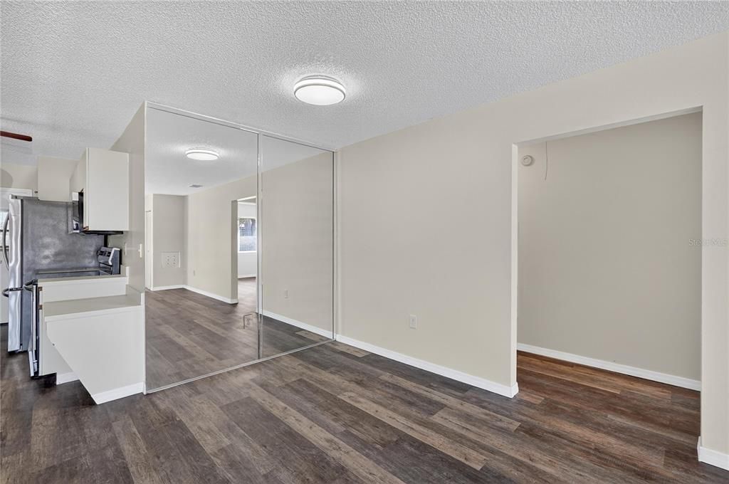 For Sale: $169,500 (3 beds, 2 baths, 1073 Square Feet)