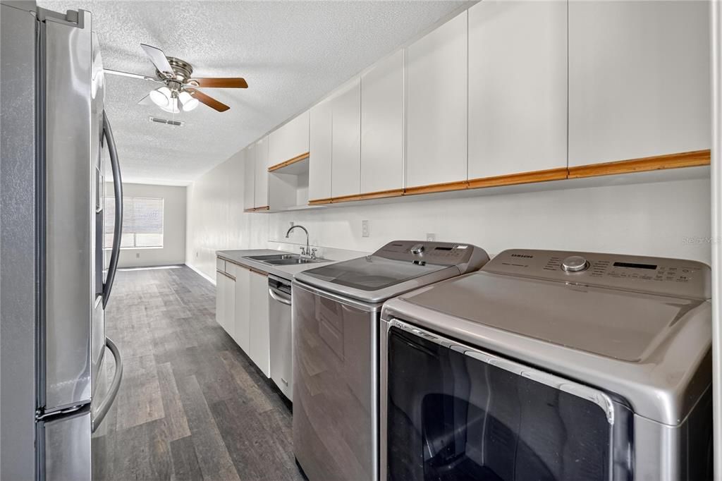 For Sale: $169,500 (3 beds, 2 baths, 1073 Square Feet)