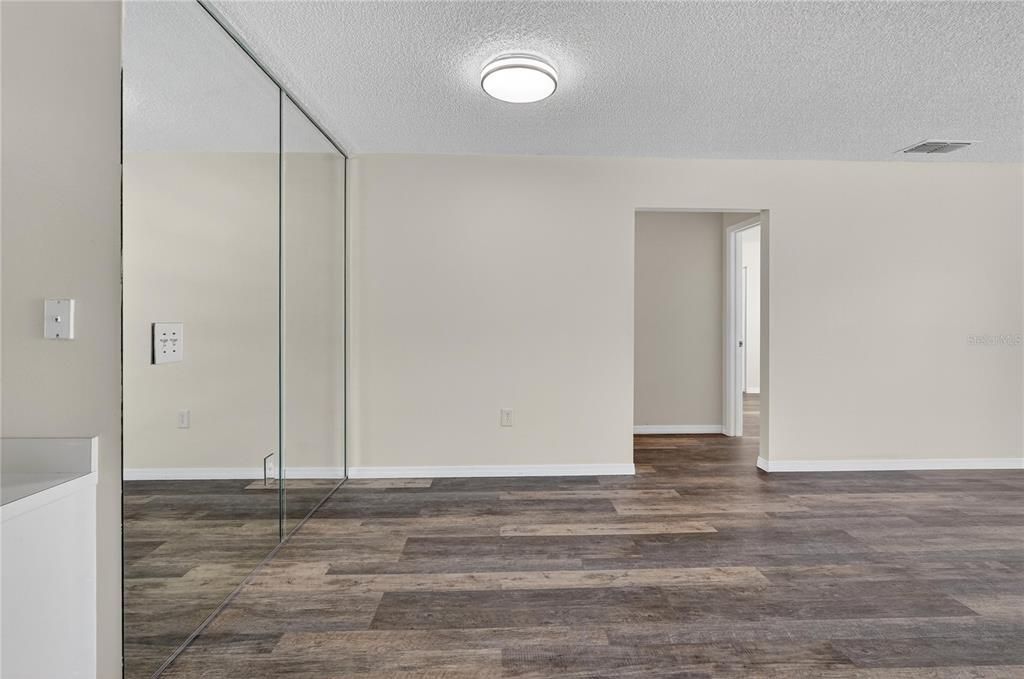 For Sale: $169,500 (3 beds, 2 baths, 1073 Square Feet)