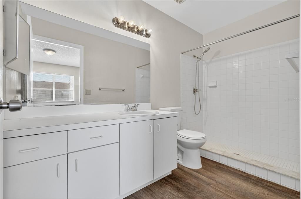 For Sale: $169,500 (3 beds, 2 baths, 1073 Square Feet)