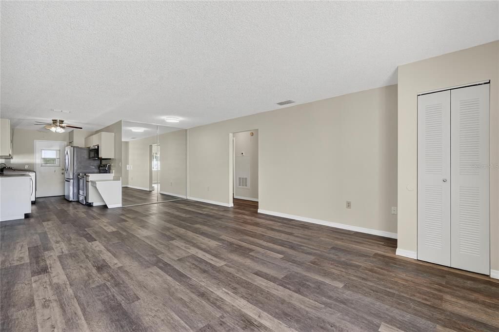 For Sale: $169,500 (3 beds, 2 baths, 1073 Square Feet)