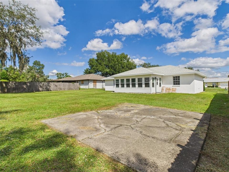 Activo con contrato: $299,900 (3 camas, 2 baños, 1564 Pies cuadrados)