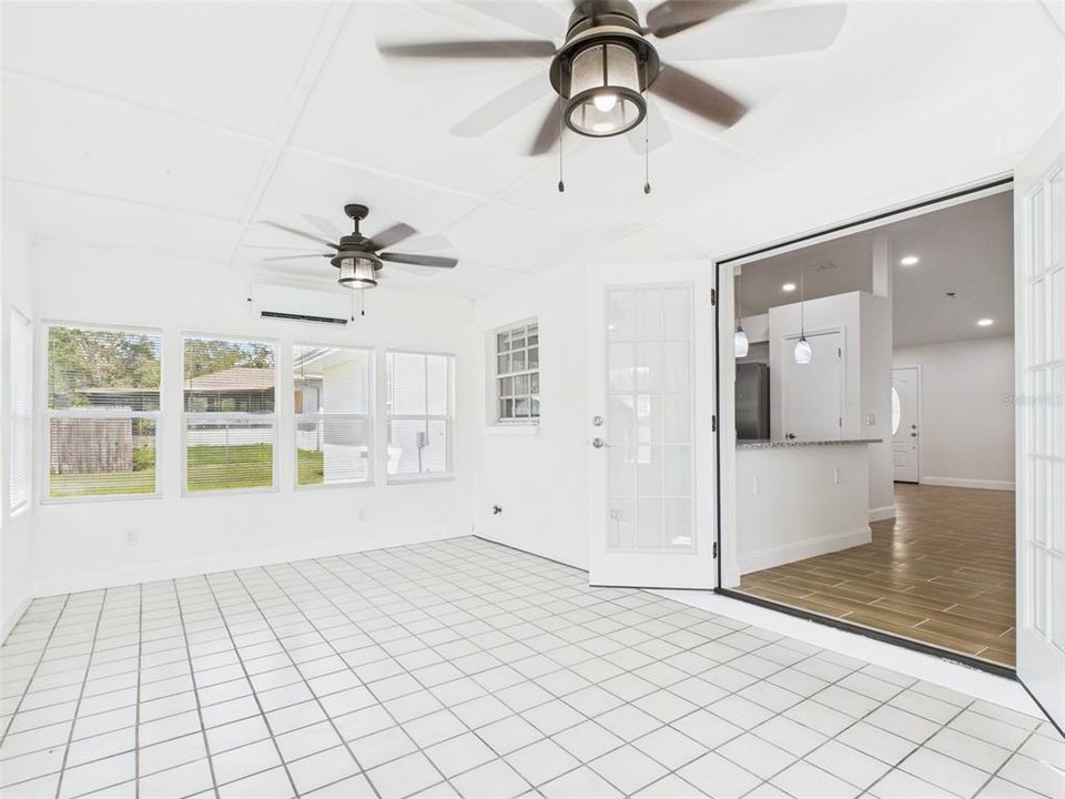 Activo con contrato: $299,900 (3 camas, 2 baños, 1564 Pies cuadrados)