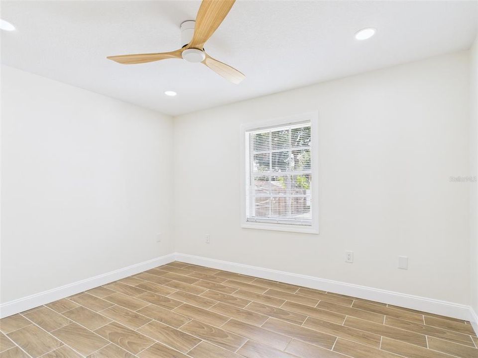 Activo con contrato: $299,900 (3 camas, 2 baños, 1564 Pies cuadrados)