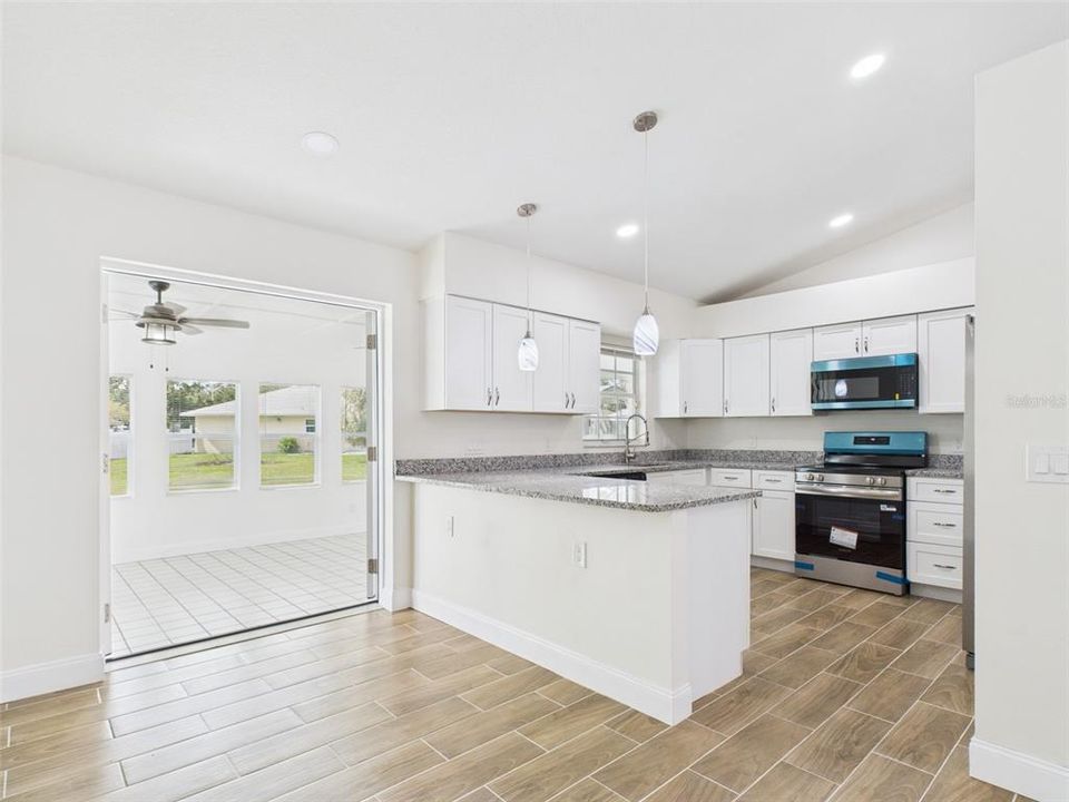 Activo con contrato: $299,900 (3 camas, 2 baños, 1564 Pies cuadrados)