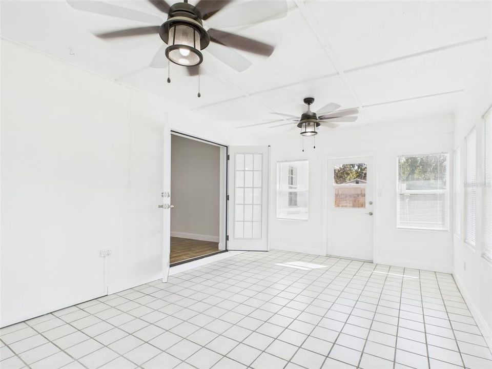 Activo con contrato: $299,900 (3 camas, 2 baños, 1564 Pies cuadrados)