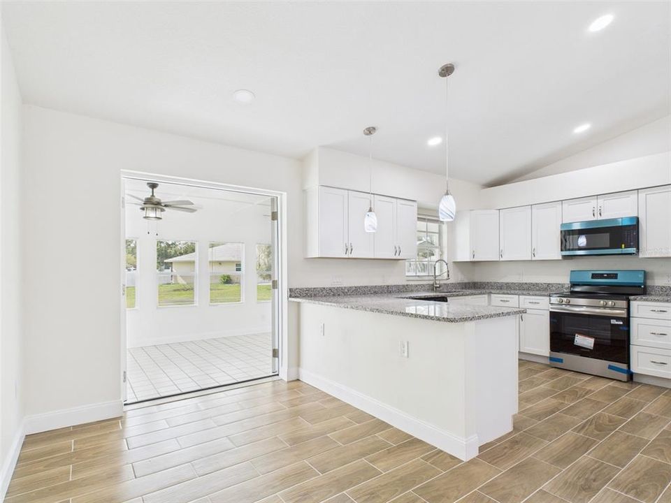 Activo con contrato: $299,900 (3 camas, 2 baños, 1564 Pies cuadrados)